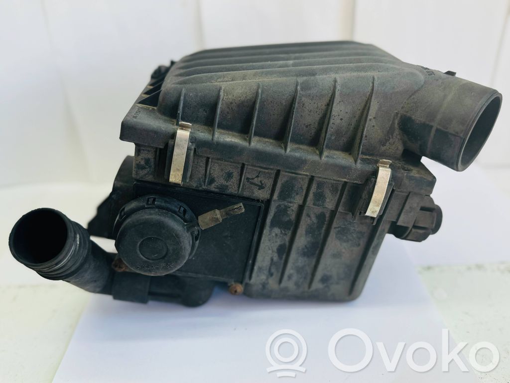 Opel Corsa B Air filter box 