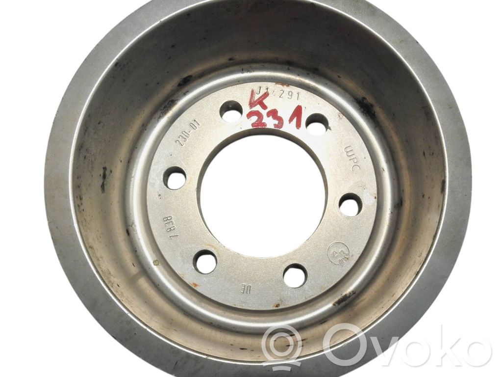 Kampiakselin vauhtipyörä   7838230