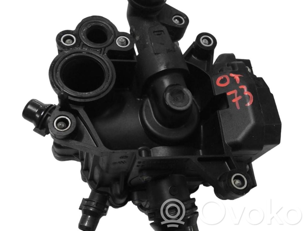 BMW 2 F22 F23 Termostaatin kotelo 