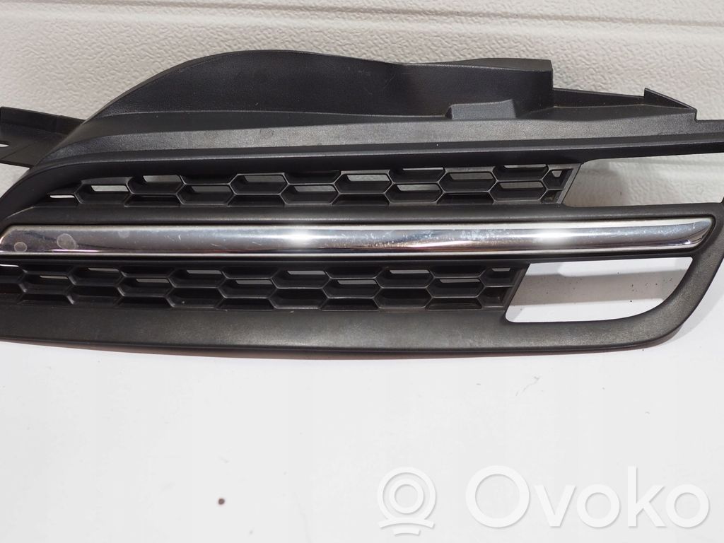 Nissan Micra Grille antibrouillard avant 