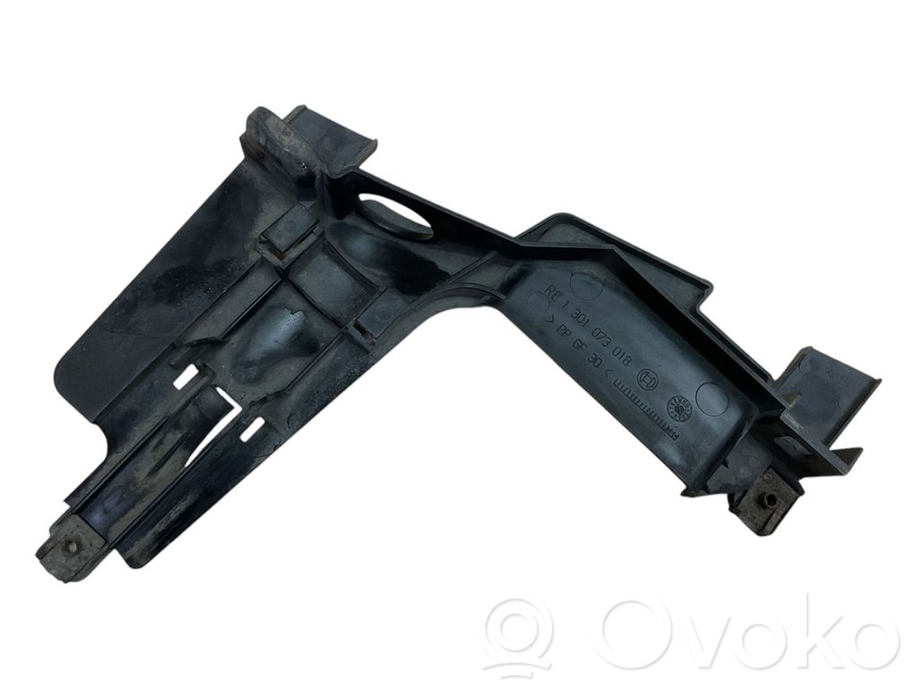 BMW 3 E46 Headlight/headlamp mounting bracket 