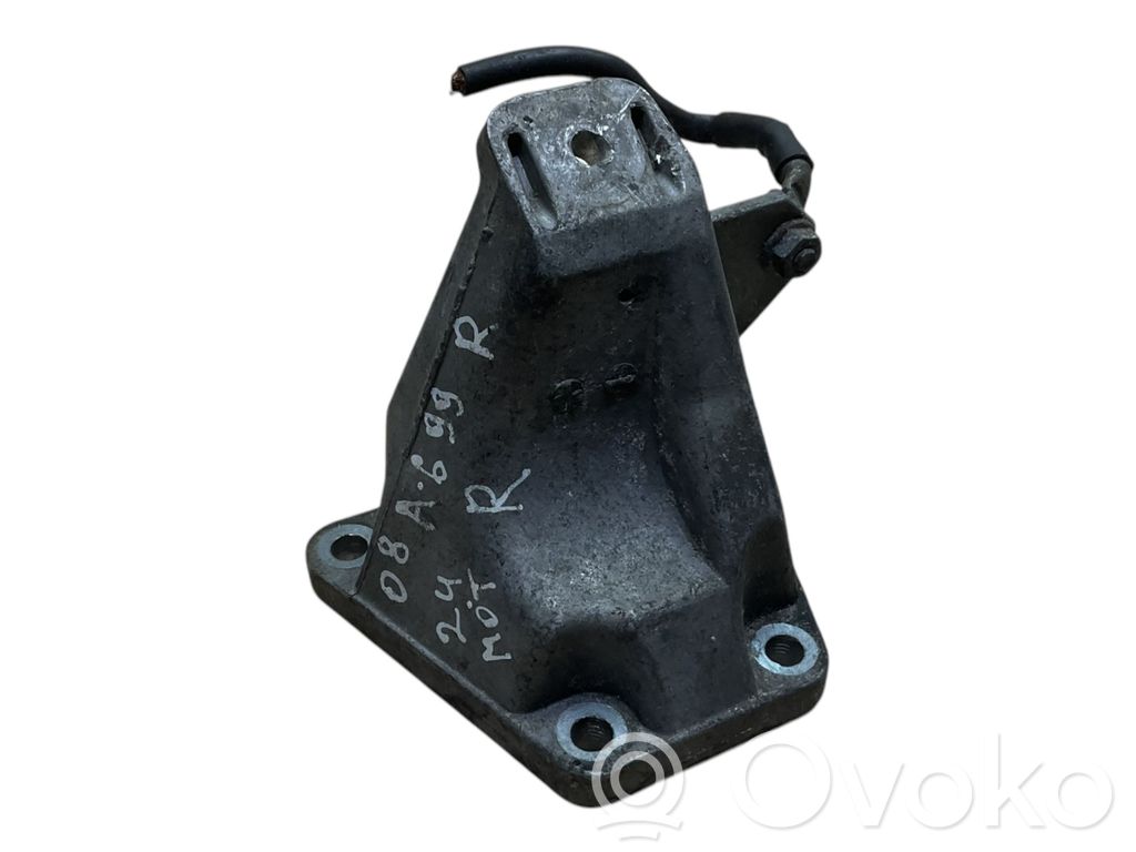 Audi A6 S6 C5 4B Engine mounting bracket 