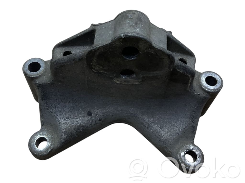 Volkswagen Touareg I Gearbox mounting bracket 