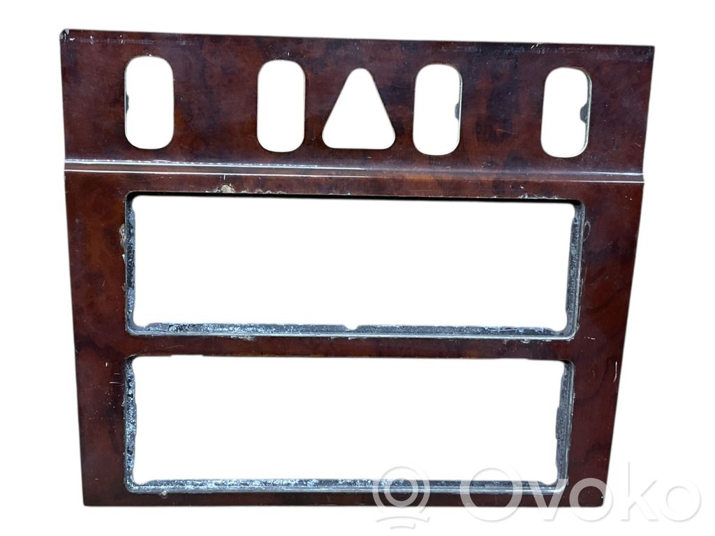 Mercedes-Benz E W124 Console centrale 
