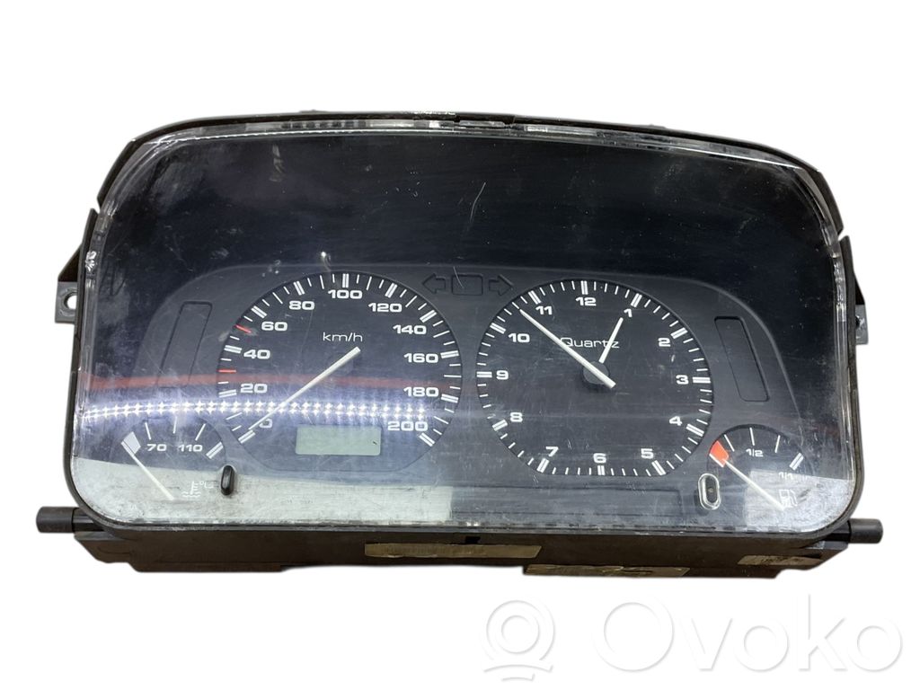 Volkswagen Golf III Speedometer (instrument cluster) 