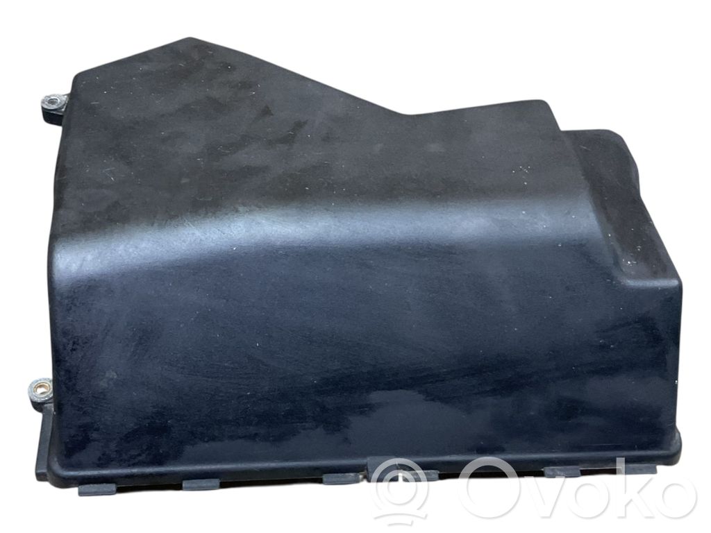 BMW 3 E46 Dangtelis saugiklių dėžės 