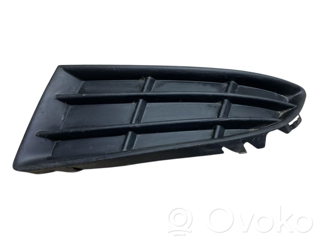 Skoda Praktik (5J8) Front bumper lower grill 