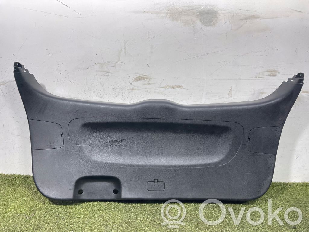 KIA Sorento Rivestimento portellone 