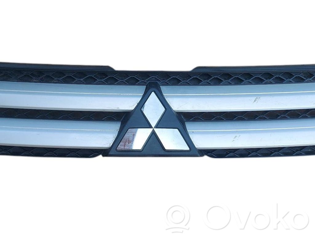 Mitsubishi Eclipse Cross Grotelės viršutinės 