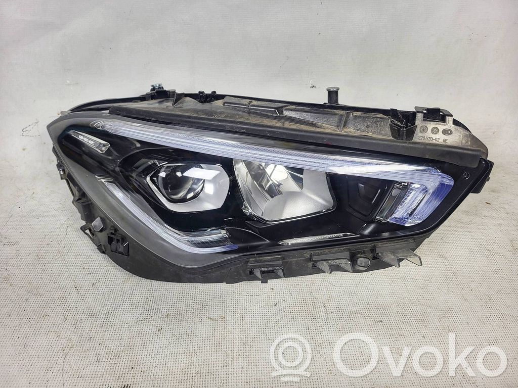 Mercedes-Benz CLA C118 X118 Lampa przednia 