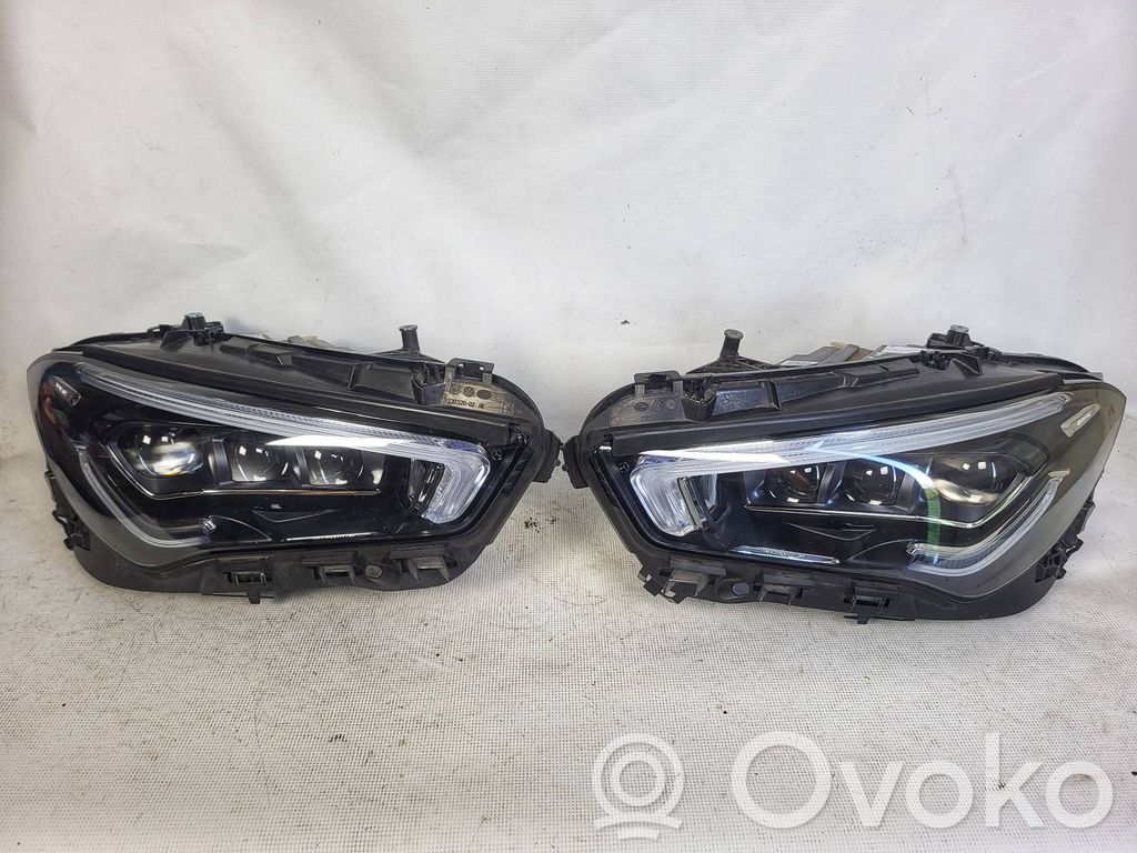 Mercedes-Benz CLA C118 X118 Lampy przednie / Komplet 
