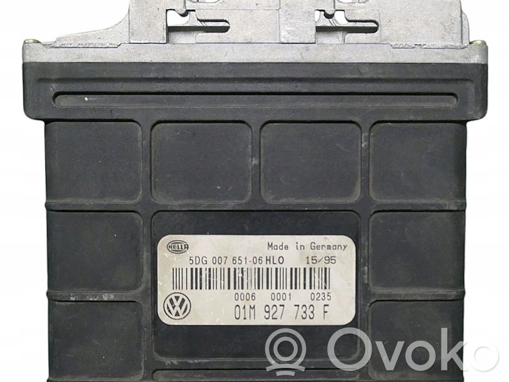 Volkswagen PASSAT B4 Engine control unit/module 