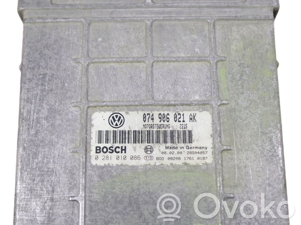 Volkswagen II LT Engine control unit/module 