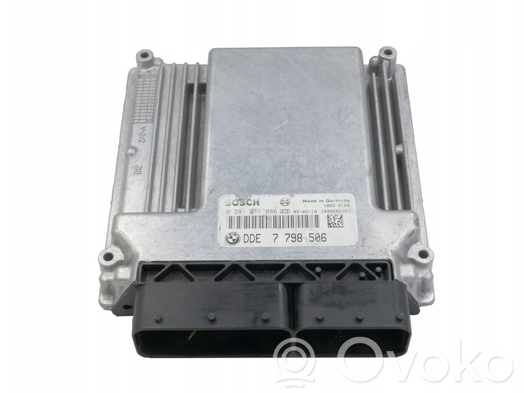 BMW 7 E65 E66 Variklio valdymo blokas 