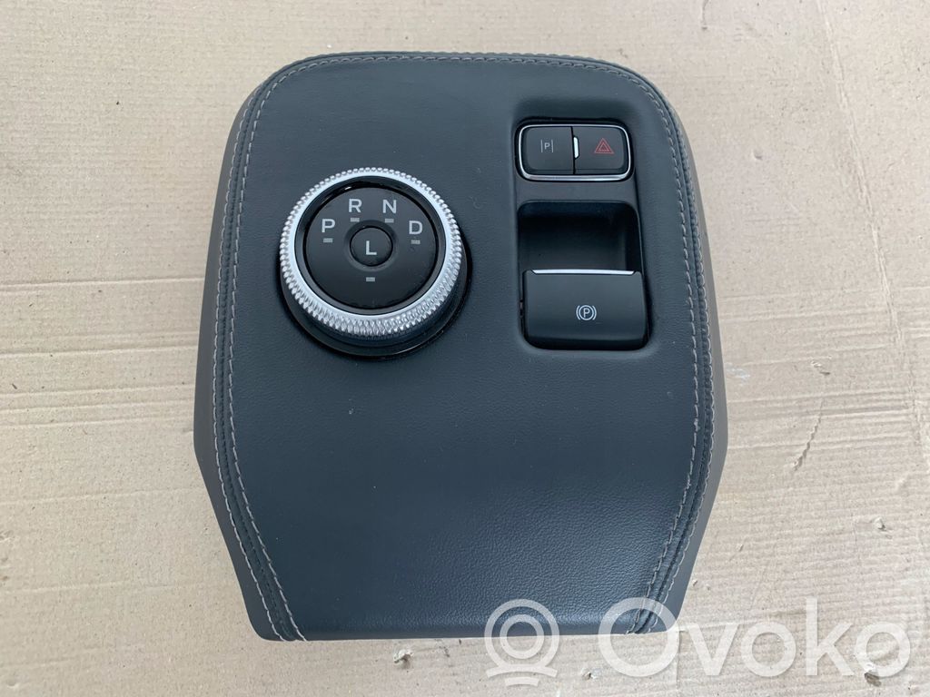 Tailgate/trunk/boot open switch   LJ9P7P155AG