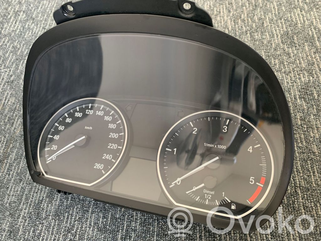 BMW 1 E81 E87 Nopeusmittari (mittaristo) 
