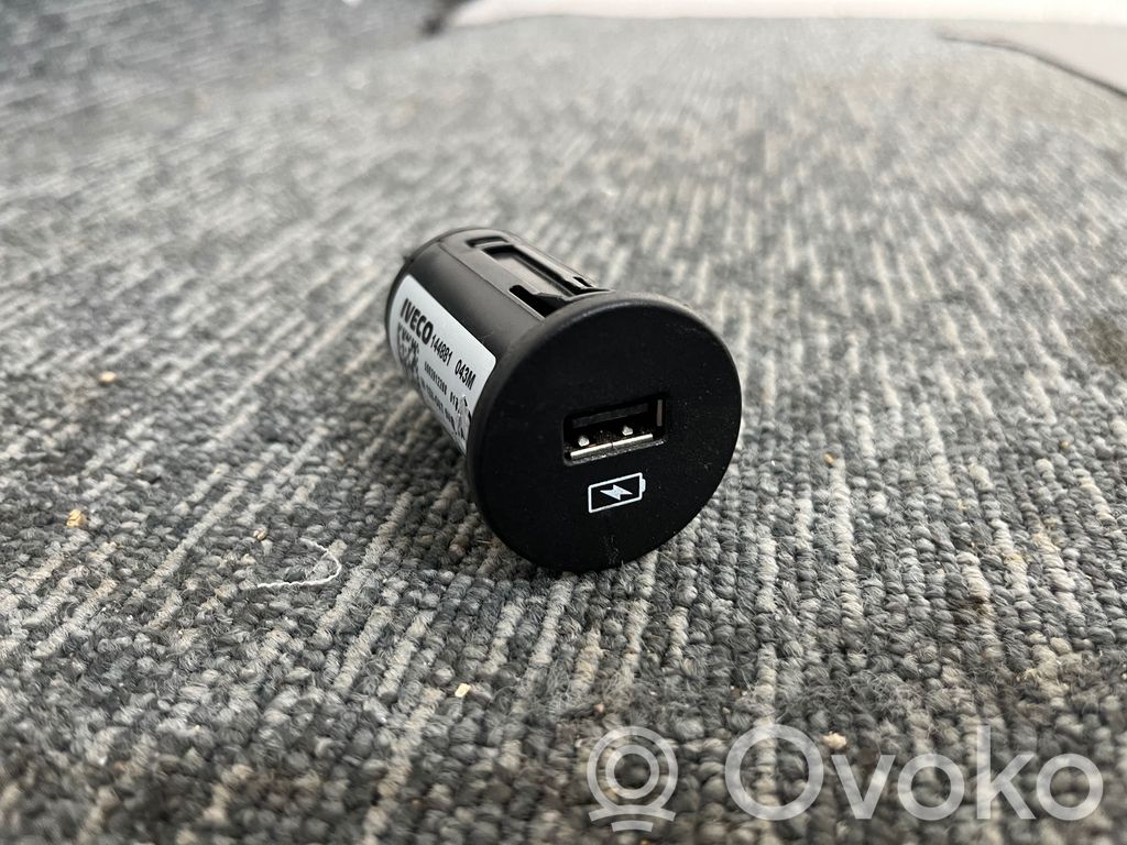 Enchufe conector USB   5802012268,144881043M,10R0413836