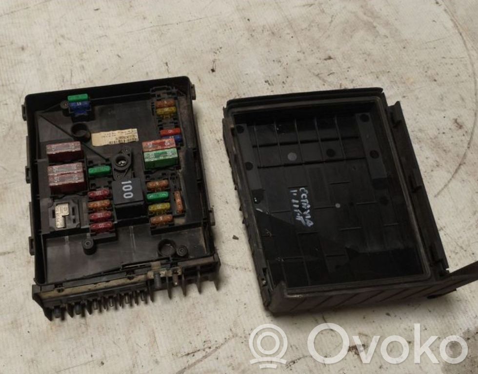 Skoda Octavia Mk2 (1Z) Fuse module 