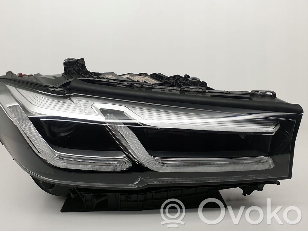 BMW 5 G30 G31 G38 Lampa przednia 