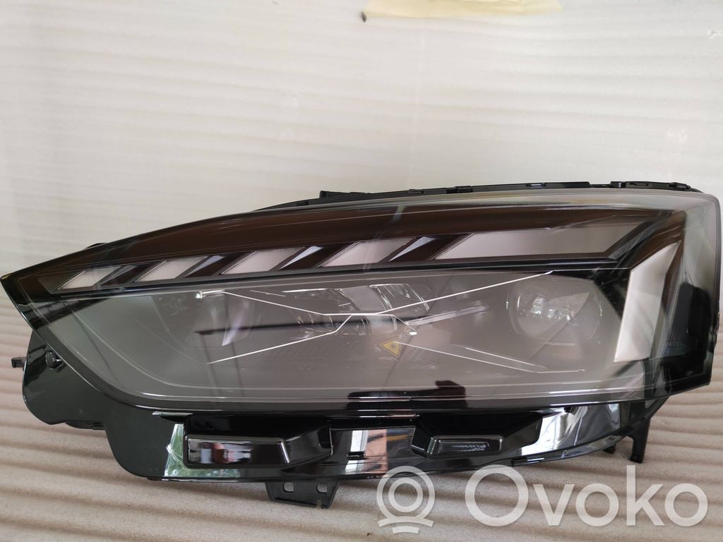 Audi A4 S4 B9 8W Phare frontale 
