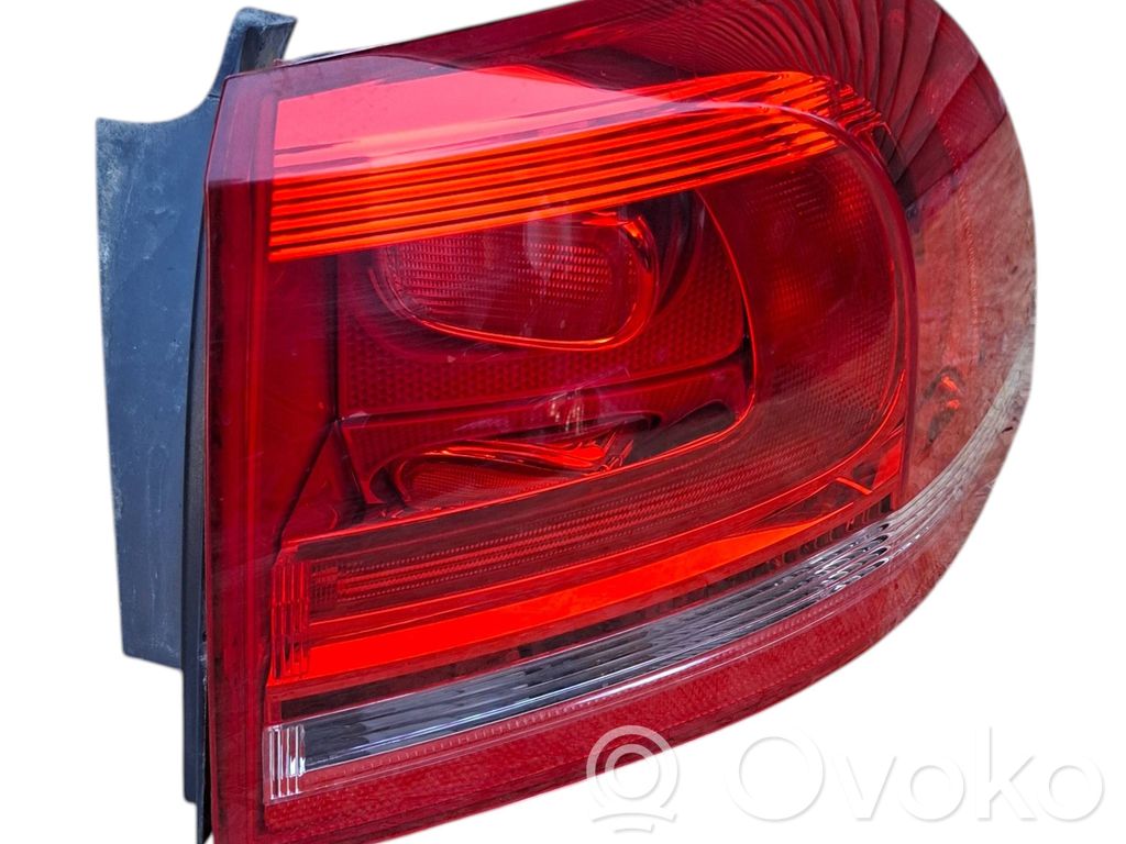 Volkswagen Touareg II Luci posteriori 