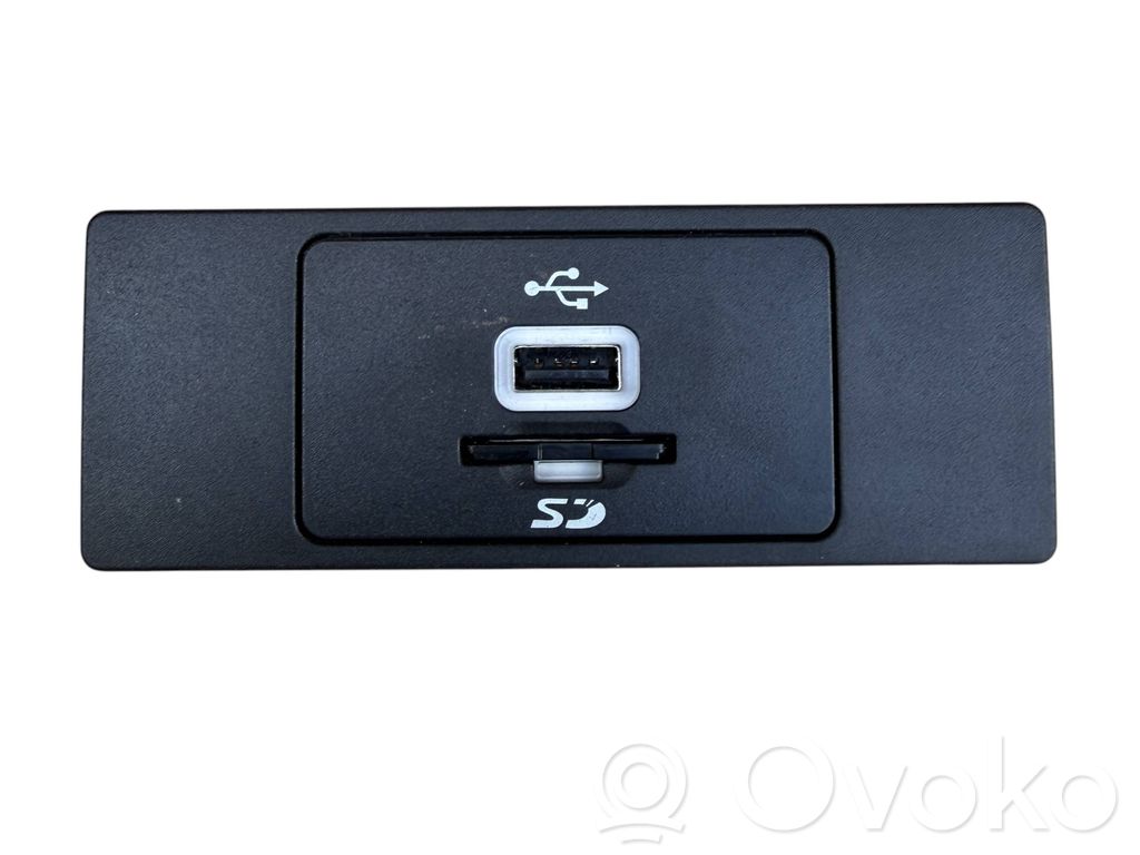 Ford Mondeo MK V USB socket connector 