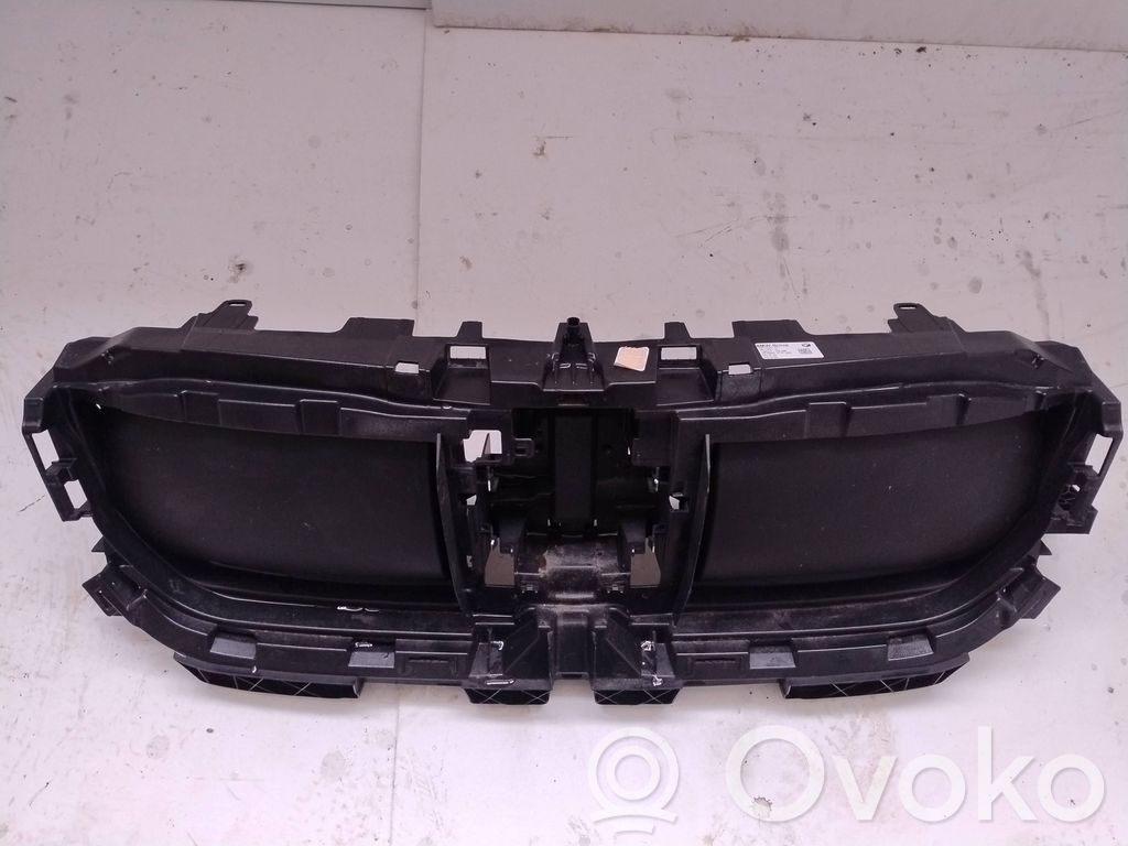 BMW X1 U11 Отделка радиаторов 