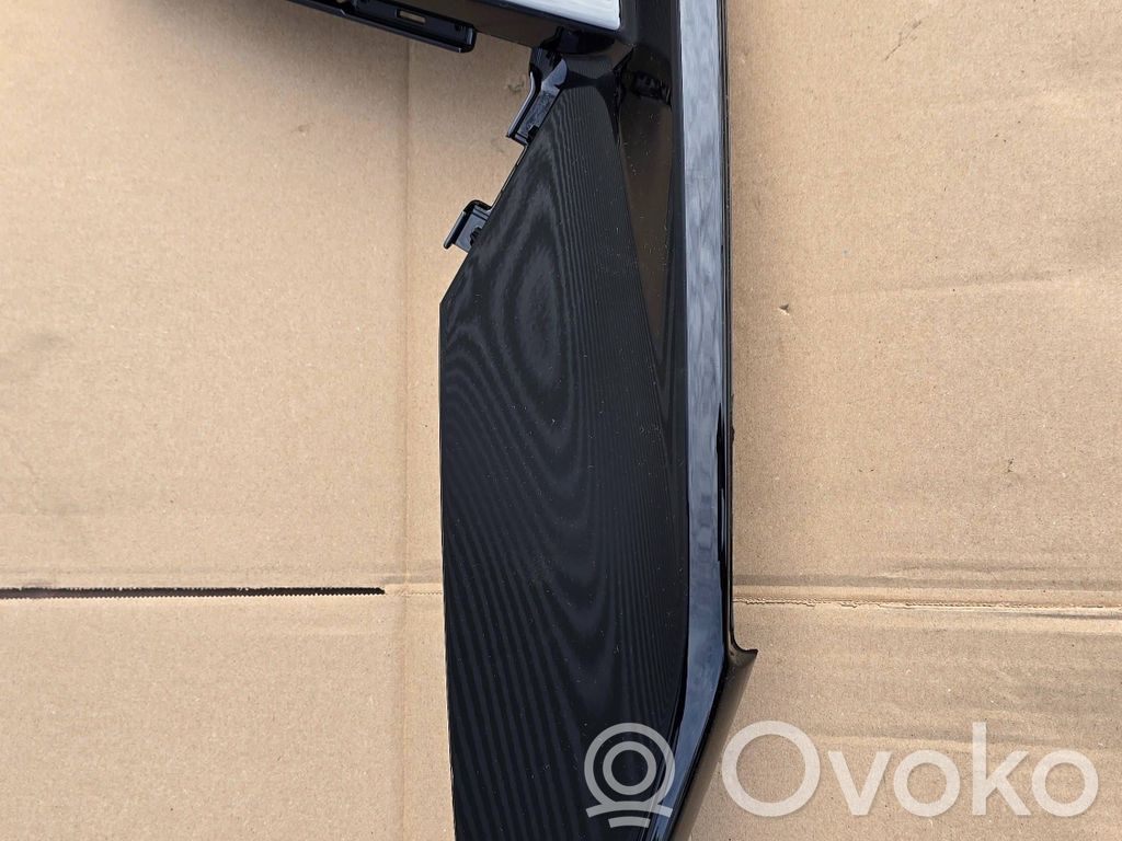 Audi e-tron Front bumper lower grill 