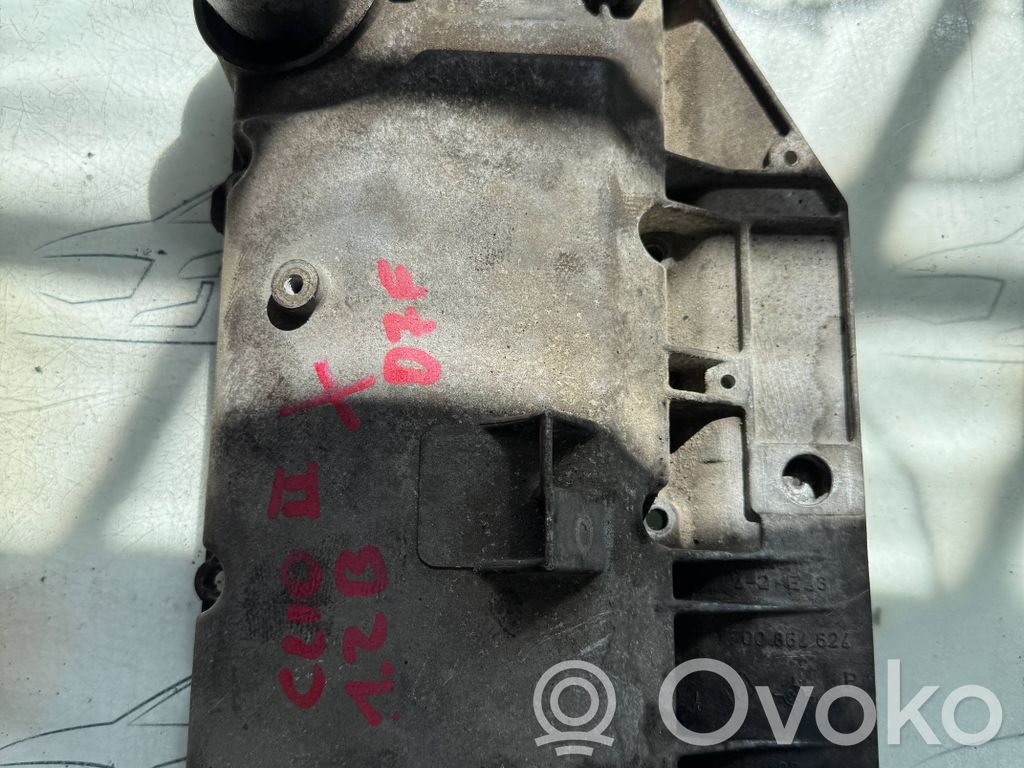 Renault Clio II Rocker cam cover 