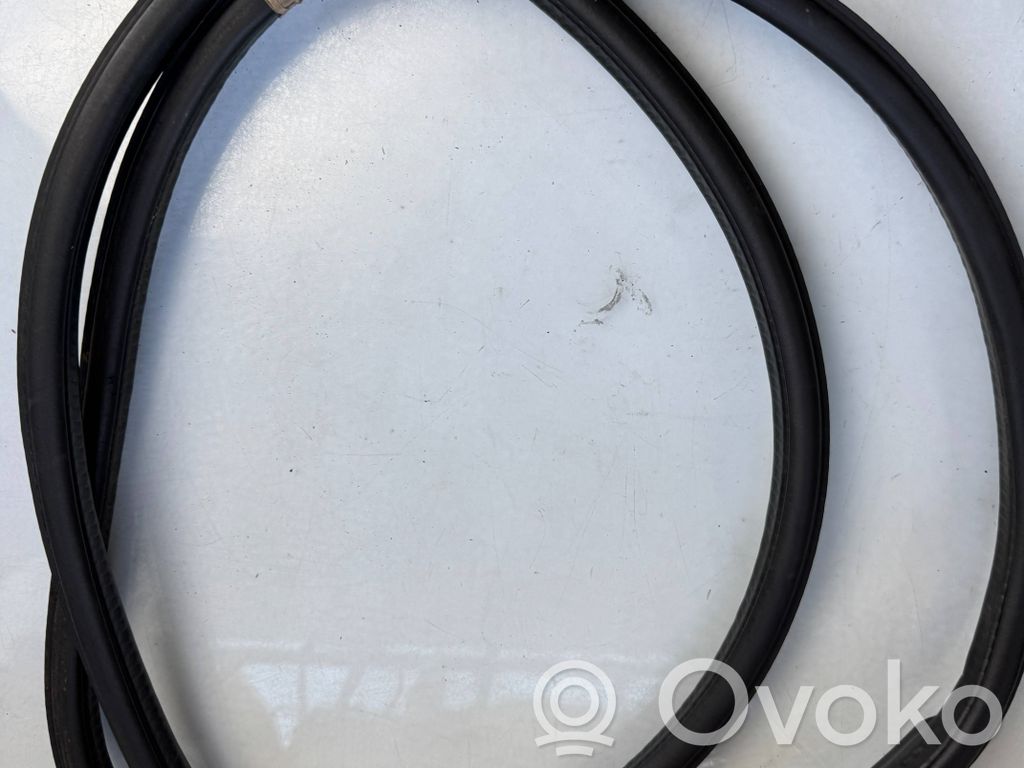 Jeep Compass Priekšpusē apdares gumija (virsbūvē) 