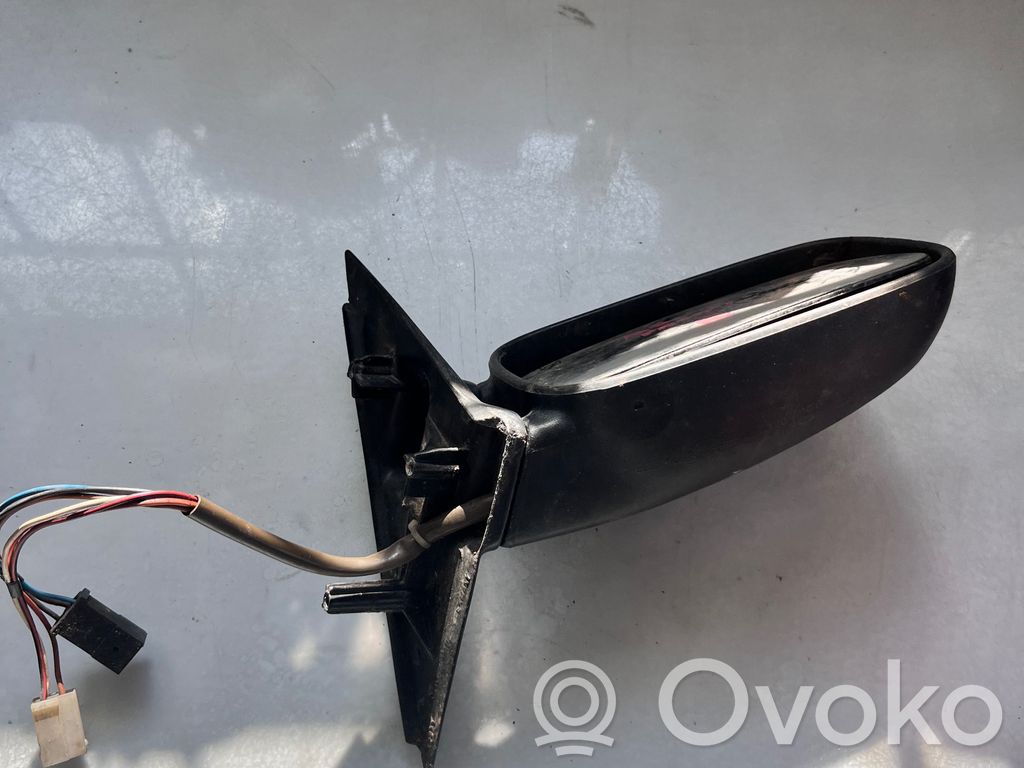 Volkswagen PASSAT B3 Front door electric wing mirror 