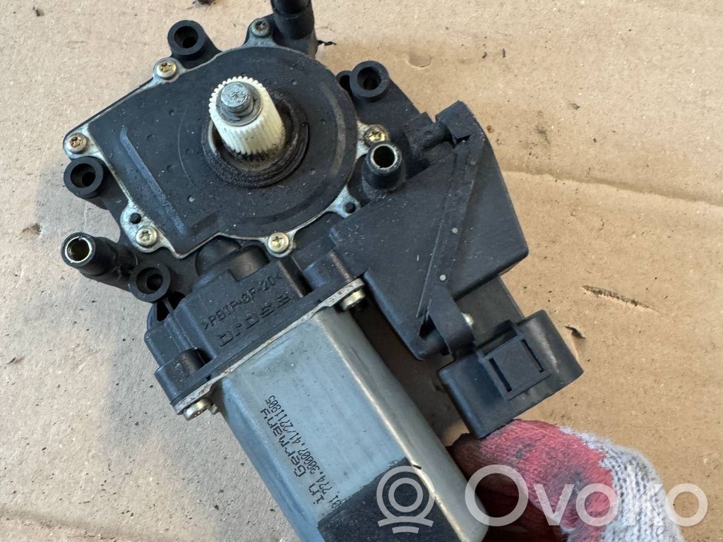Audi A8 S8 D2 4D Asa reguladora de la puerta trasera 
