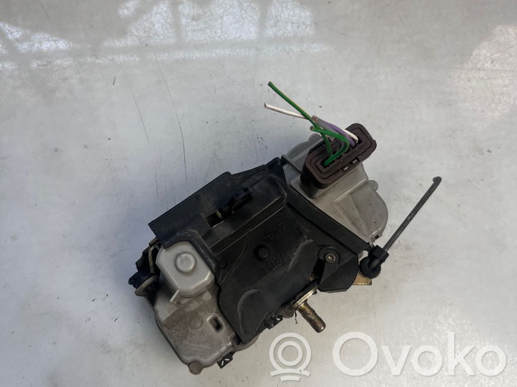 Citroen Xsara Picasso Front door lock 