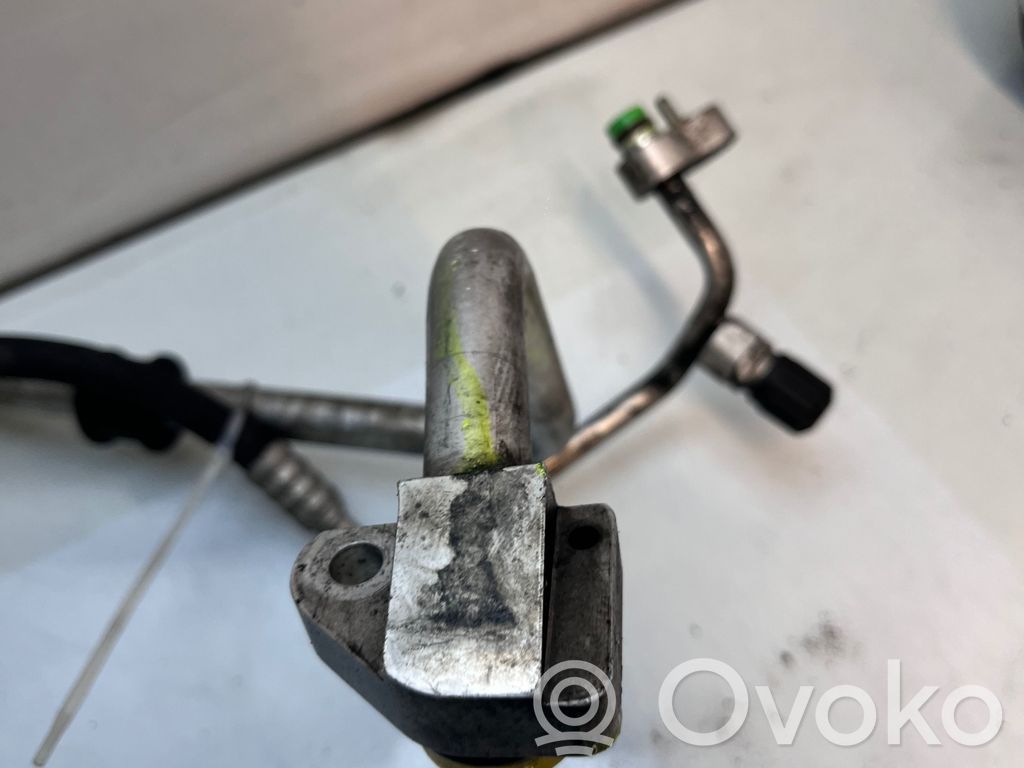 BMW 5 E60 E61 Ilmastointilaitteen putki (A/C) 