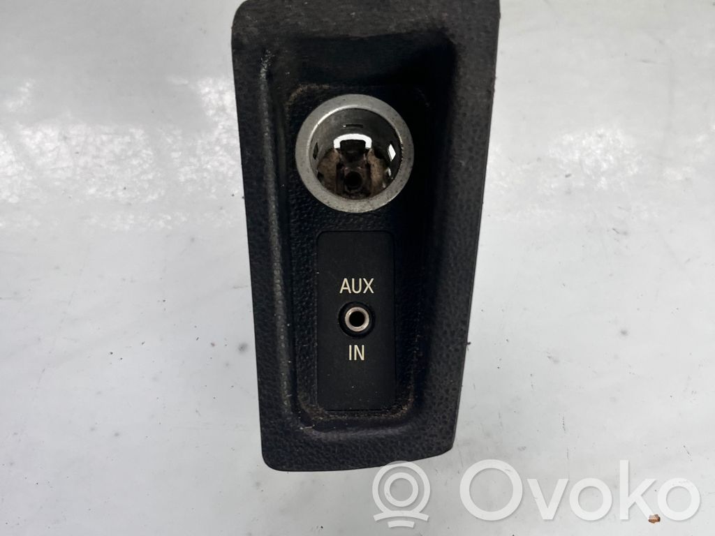 Разъем AUX   6930561