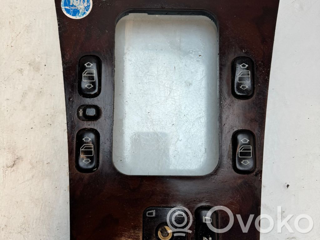 Mercedes-Benz E W210 Central console control unit 