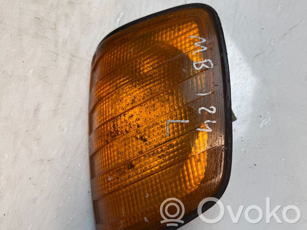 Mercedes-Benz E W124 Front indicator light 