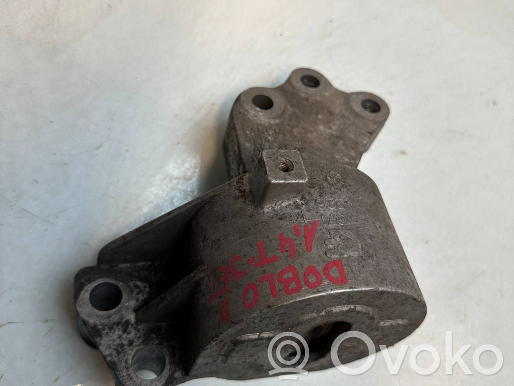 Fiat Doblo Engine mount bracket 
