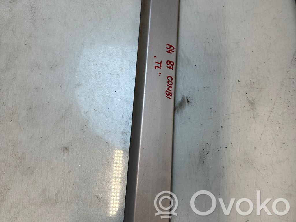 Audi A4 S4 B7 8E 8H Takaoven lista (muoto) 