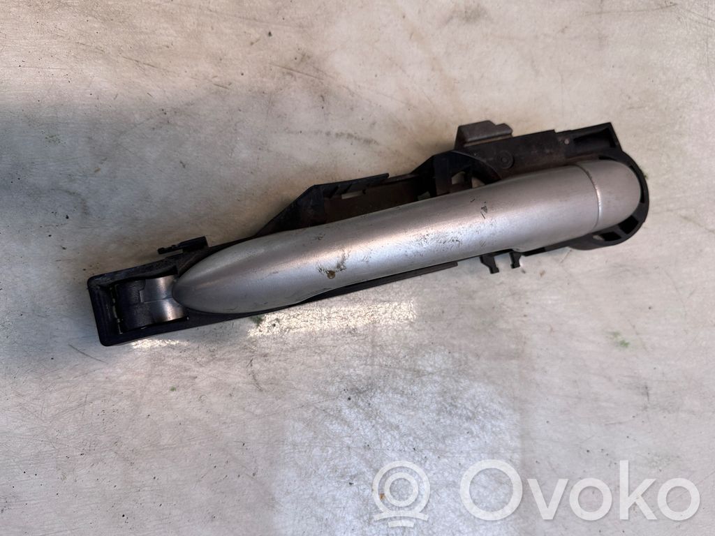 Renault Clio III Manecilla externa puerta delantera 