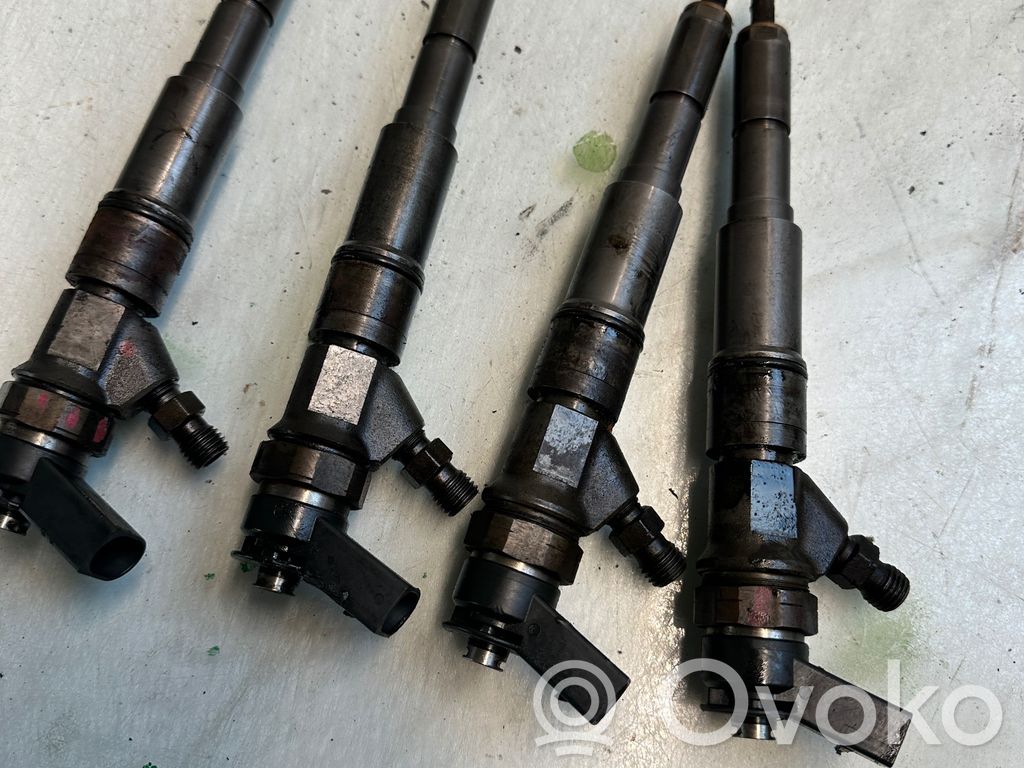 Inyector de combustible   7794435