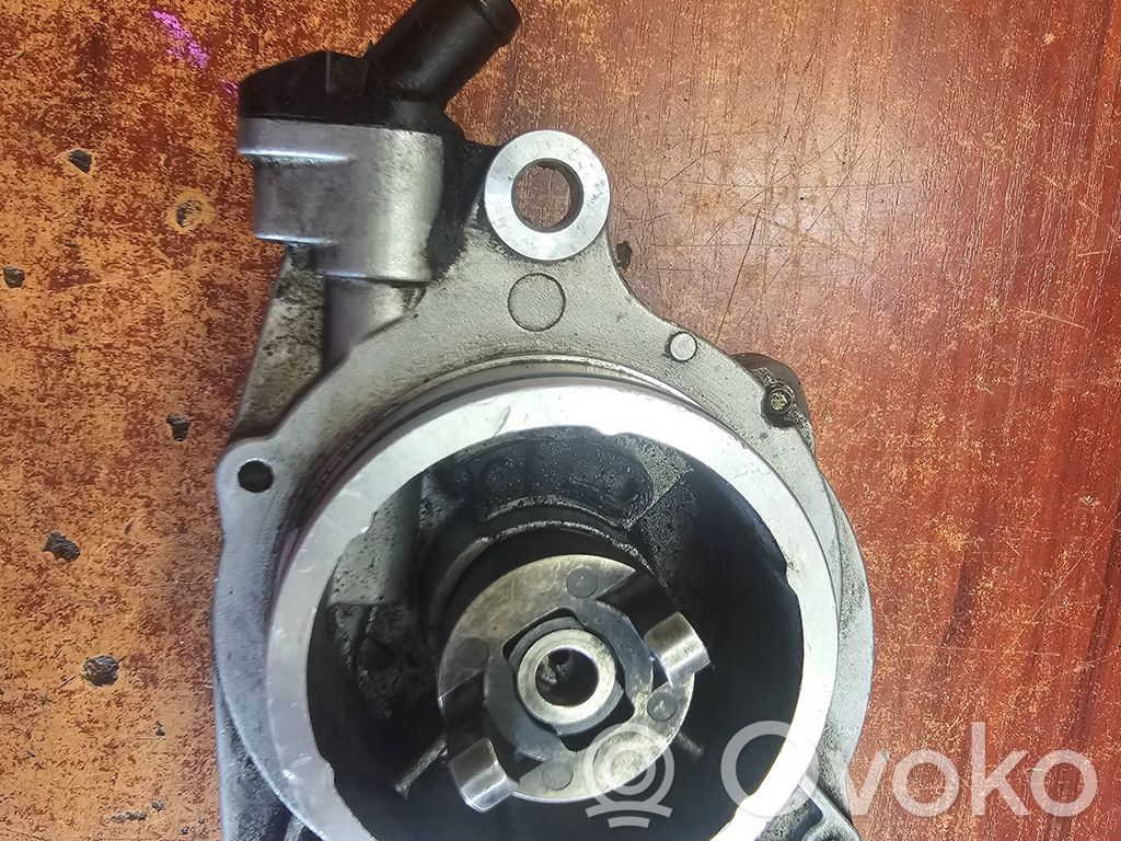 BMW 5 E39 Vacuum pump 
