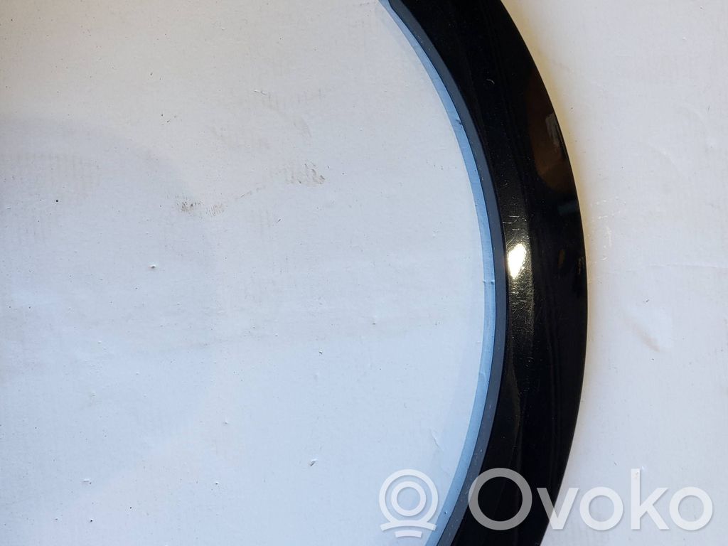 Audi e-tron Front arch trim 