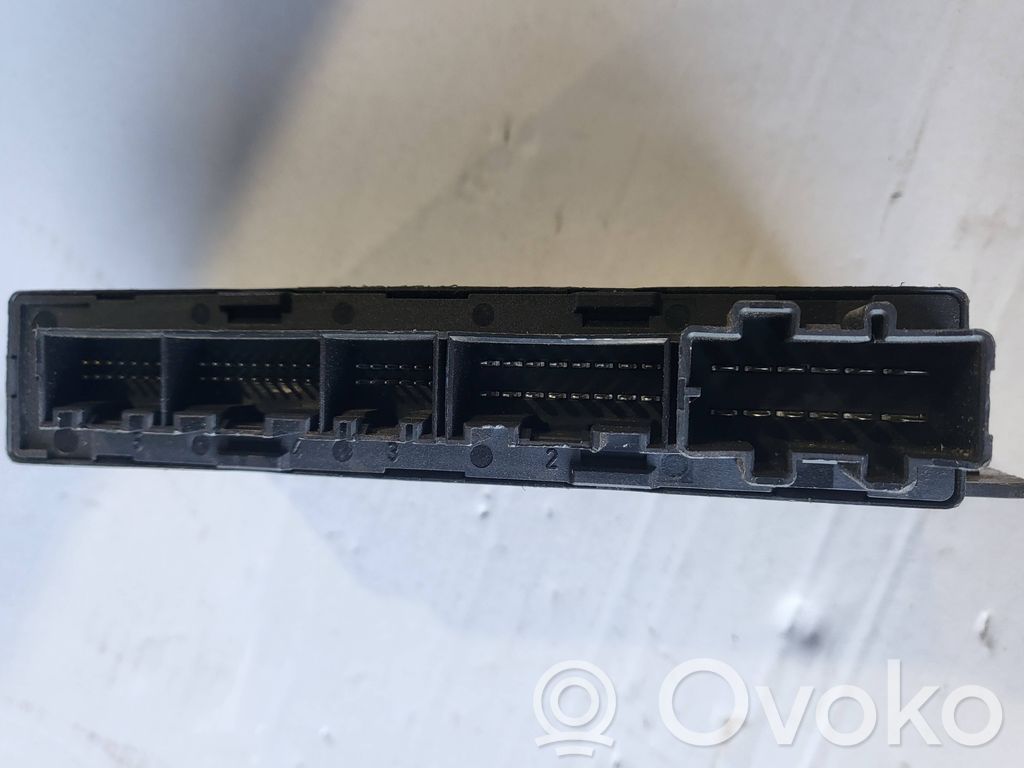 Volkswagen PASSAT B7 Comfort/convenience module 