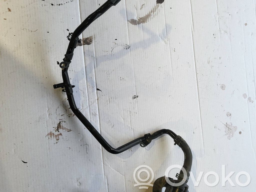 Audi A4 S4 B9 Conductă/furtun lichid de răcire motor 