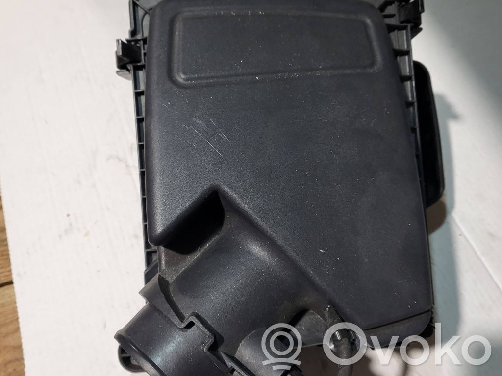 Ford Focus Air filter box 