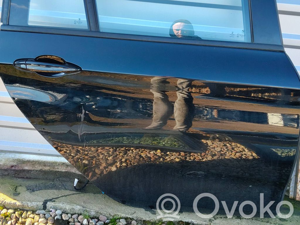 BMW 2 F46 Galinės durys 