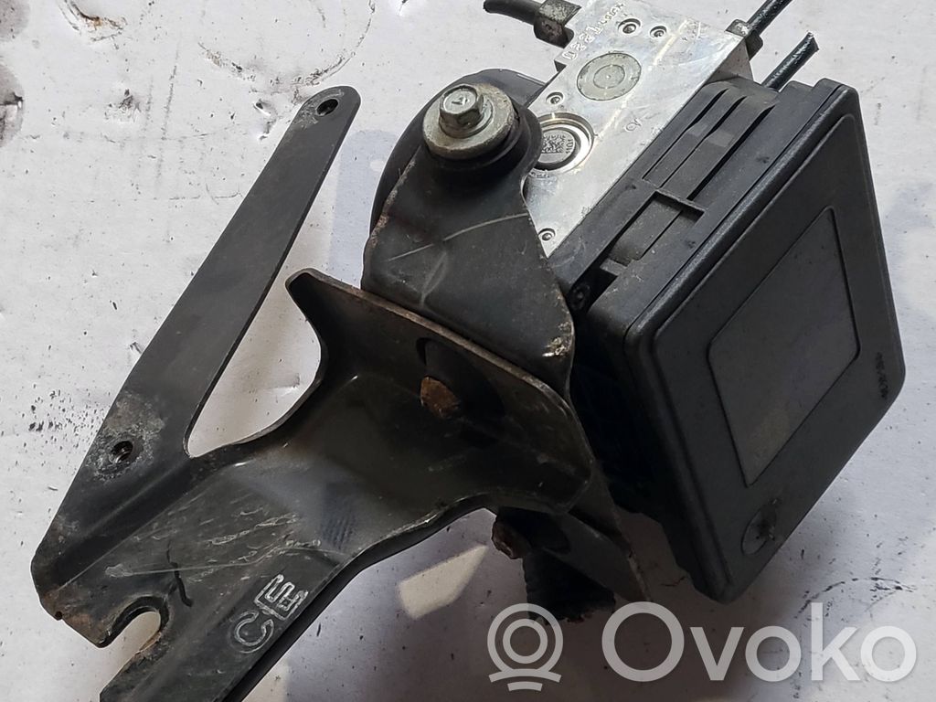 Nissan Note (E12) ABS bloks 