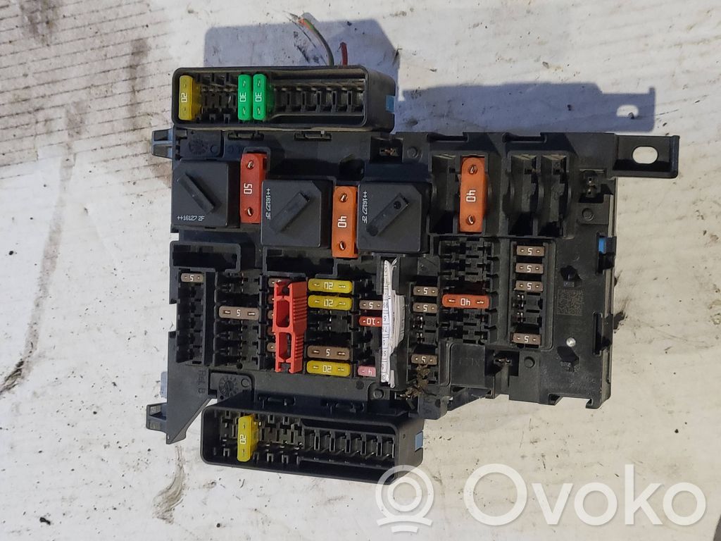 BMW 2 F46 Modul siguranțe 