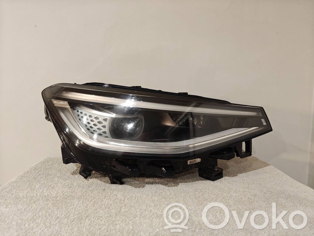 Volkswagen ID.4 Lampa przednia 